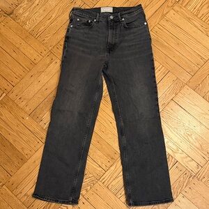 Everlane Women’s Cheeky Straight Jeans